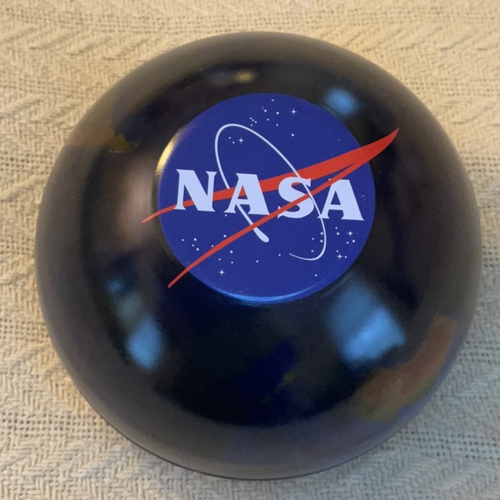 NWT NIC NASA round puzzle of world and space